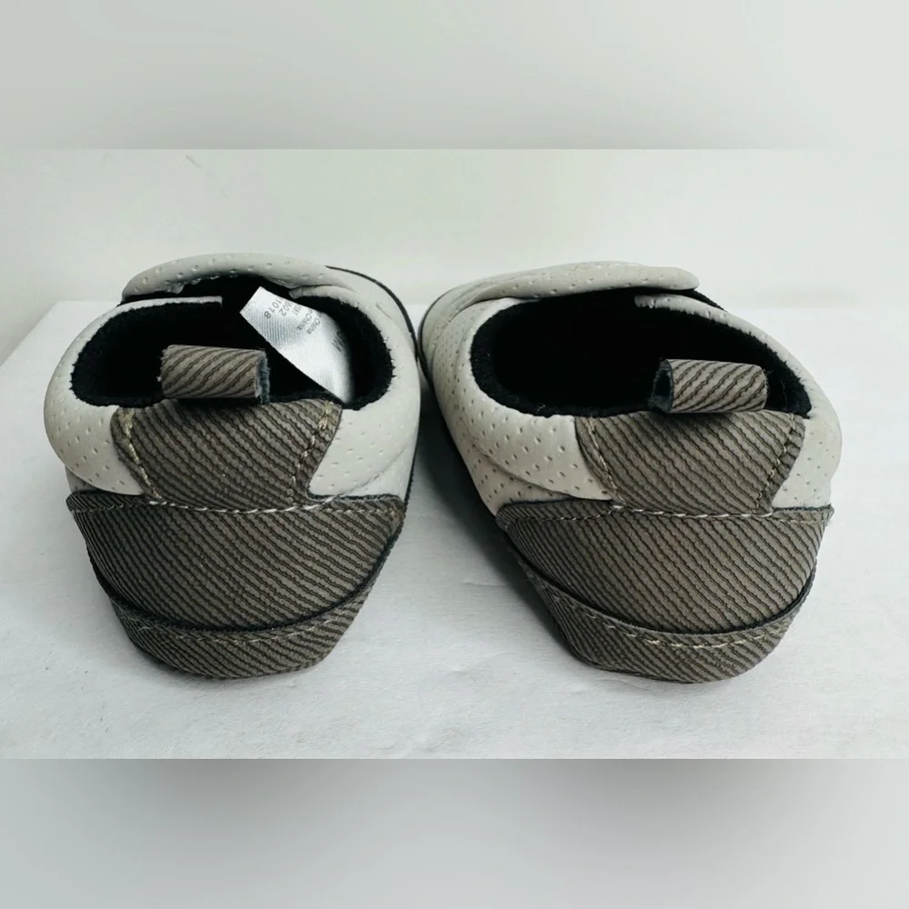 Just One‎ You By Carters newborn shoes boy (0-3m) Pre Owned